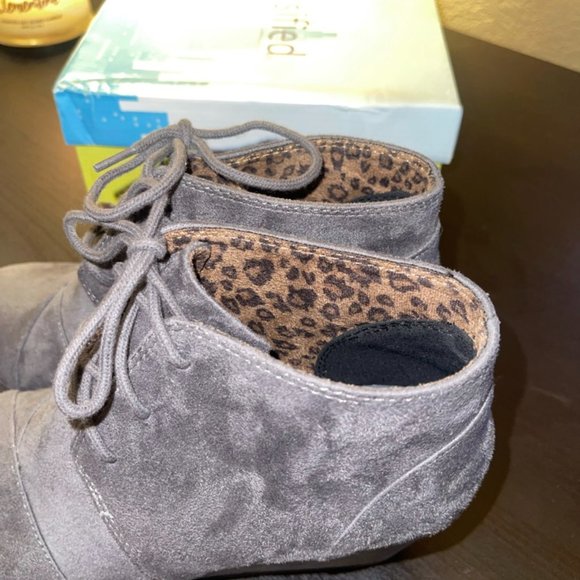 City Classified Lace Up Shootie - Picture 6 of 7